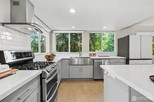 14023 SE 60th St, Bellevue, WA 98006 - Photo 12