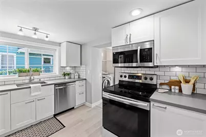 523 Williams Avenue S, Renton, WA 98057 - Photo 6