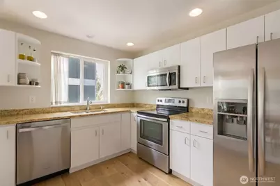 2414 SW Holden Street #B, Seattle, WA 98106 - Photo 4