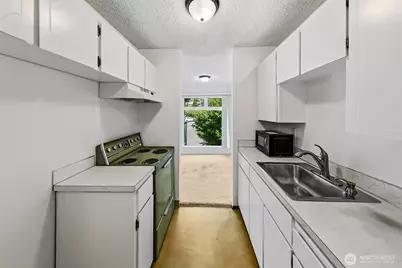 15142 65th Avenue S #318, Tukwila, WA 98188 - Photo 6