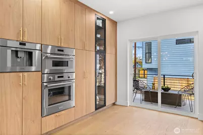 9535 Dayton Avenue N, Seattle, WA 98103 - Photo 12