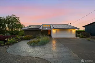 8615 43rd St W, University Place, WA 98466 - Photo 1
