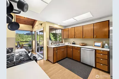 10410 260th Street E, Graham, WA 98338 - Photo 16