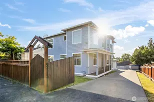 10821 Crestwood Dr S, Seattle, WA 98178 - Photo 2