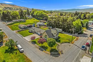42 Hadley St NW, East Wenatchee, WA 98802 - Photo 4