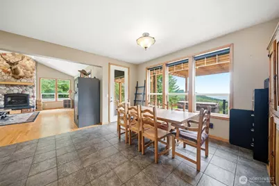 966 Lookout Road, Castle Rock, WA 98611 - Photo 10