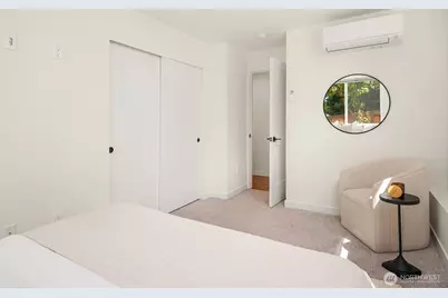 7747 2nd Avenue NE, Seattle, WA 98115 - Photo 10