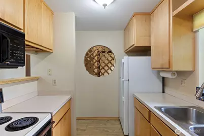 22703 Lakeview Drive #E1, Mountlake Terrace, WA 98043 - Photo 6