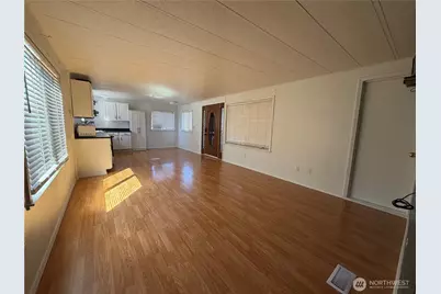 415 Lakeview #F6, Lynnwood, WA 98087 - Photo 8