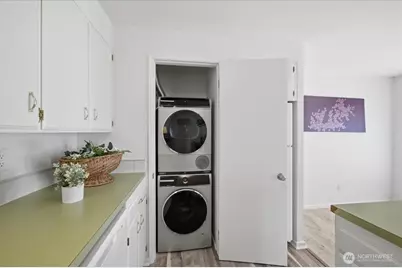 914 6th Avenue N #201, Seattle, WA 98109 - Photo 8