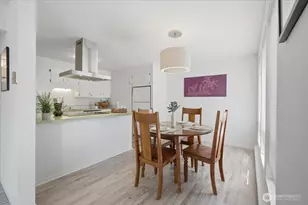 914 6th Ave N, Seattle, WA 98109 - Photo 10
