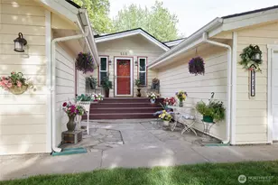 513 SE Highland Park Dr, College Place, WA 99324 - Photo 2