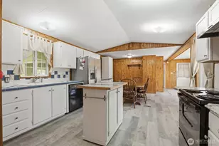 8516 Pepperidge Ln SE, Yelm, WA 98597 - Photo 10
