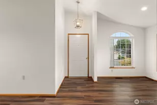 108 Carl Sandburg Dr, Centralia, WA 98531 - Photo 4