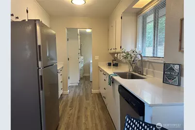 1010 W Pioneer, Puyallup, WA 98371 - Photo 12