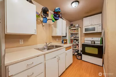 1931 McDougall Avenue, Everett, WA 98201 - Photo 22