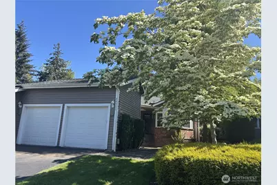 24311 SE 41st Place #10, Sammamish, WA 98029 - Photo 2