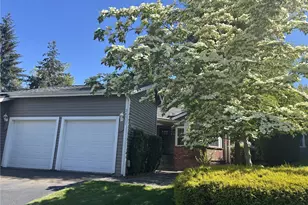 24311 SE 41st Pl, Sammamish, WA 98029 - Photo 2