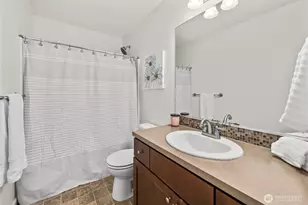 18428 Village Pkwy E, Bonney Lake, WA 98391 - Photo 28