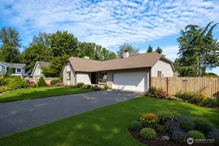 1923 233rd Pl SE, Bothell, WA 98021 - Photo 2