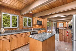 1418 E Blackburn Rd, Mount Vernon, WA 98274 - Photo 16