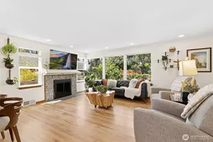 2007 NE 137th St, Seattle, WA 98125 - Photo 4