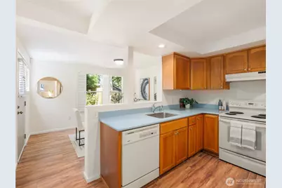 4170 244th Place SE, Sammamish, WA 98029 - Photo 10