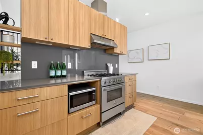 339 16th Avenue E #B, Seattle, WA 98112 - Photo 18
