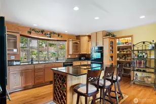 341 E Rainier Ct, Allyn, WA 98524 - Photo 8