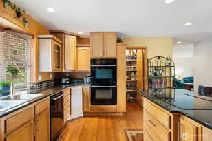 341 E Rainier Ct, Allyn, WA 98524 - Photo 12