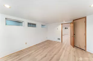 5523 Woodlawn Ave N, Seattle, WA 98103 - Photo 16
