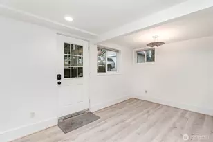 5523 Woodlawn Ave N, Seattle, WA 98103 - Photo 14