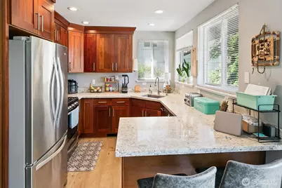 27917 10th Avenue S, Des Moines, WA 98198 - Photo 4