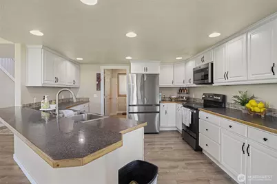 5621 Road J.4 NE, Moses Lake, WA 98837 - Photo 16