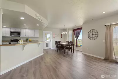 5621 Road J.4 NE, Moses Lake, WA 98837 - Photo 12