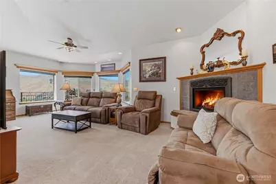 3870 Sunridge Ln, Wenatchee, WA 98801 - Photo 16