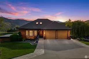3870 Sunridge Ln, Wenatchee, WA 98801 - Photo 2