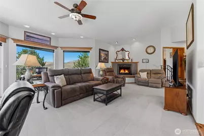 3870 Sunridge Ln, Wenatchee, WA 98801 - Photo 14