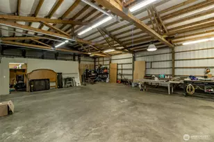 12524 Bingham Ave E, Tacoma, WA 98446 - Photo 36
