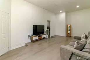 12524 Bingham Ave E, Tacoma, WA 98446 - Photo 20
