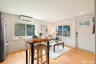 9745 Evanston Ave N, Seattle, WA 98103 - Photo 10