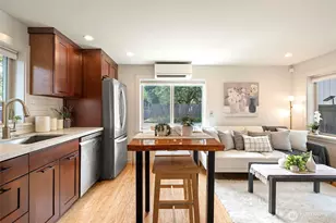 9745 Evanston Ave N, Seattle, WA 98103 - Photo 14