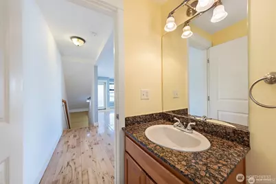 5033 12th Avenue NE #B, Seattle, WA 98105 - Photo 12