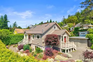 1018 Taft St, Port Townsend, WA 98368 - Photo 2