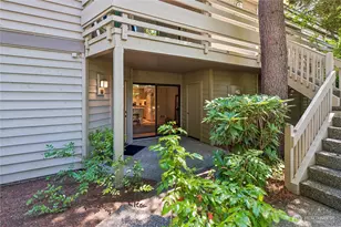 1354 Bellevue Way NE, Bellevue, WA 98004 - Photo 16