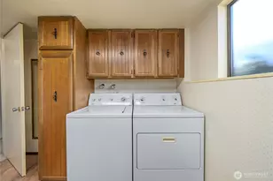 17326 NE 18th Pl, Bellevue, WA 98008 - Photo 32