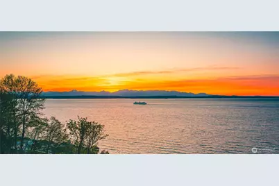 1019 California Lane SW, Seattle, WA 98116 - Photo 2