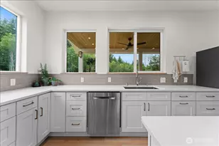 188 Sparrow Ln, Castle Rock, WA 98611 - Photo 10