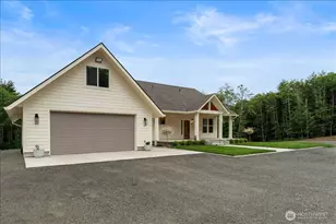 188 Sparrow Ln, Castle Rock, WA 98611 - Photo 2