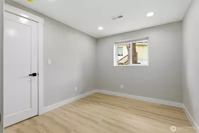 14402 Washington Avenue SW #4, Lakewood, WA 98498 - Photo 18
